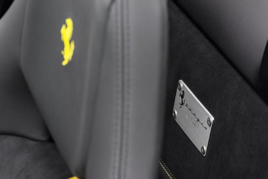 Детали интерьера Ferrari Sergio 2014 года  (фото 3 из 20)